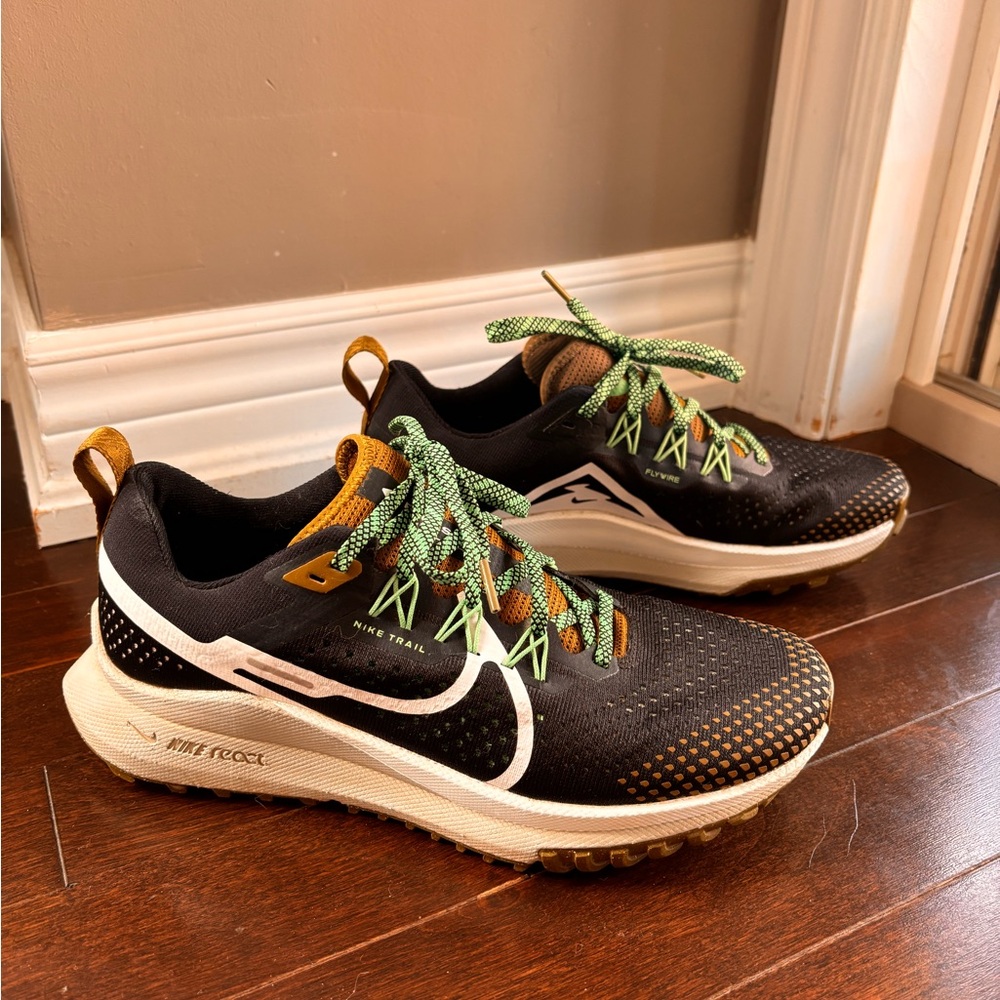 Nike Women's Pegasus Trail Running Shoes